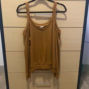 Cold shoulder top